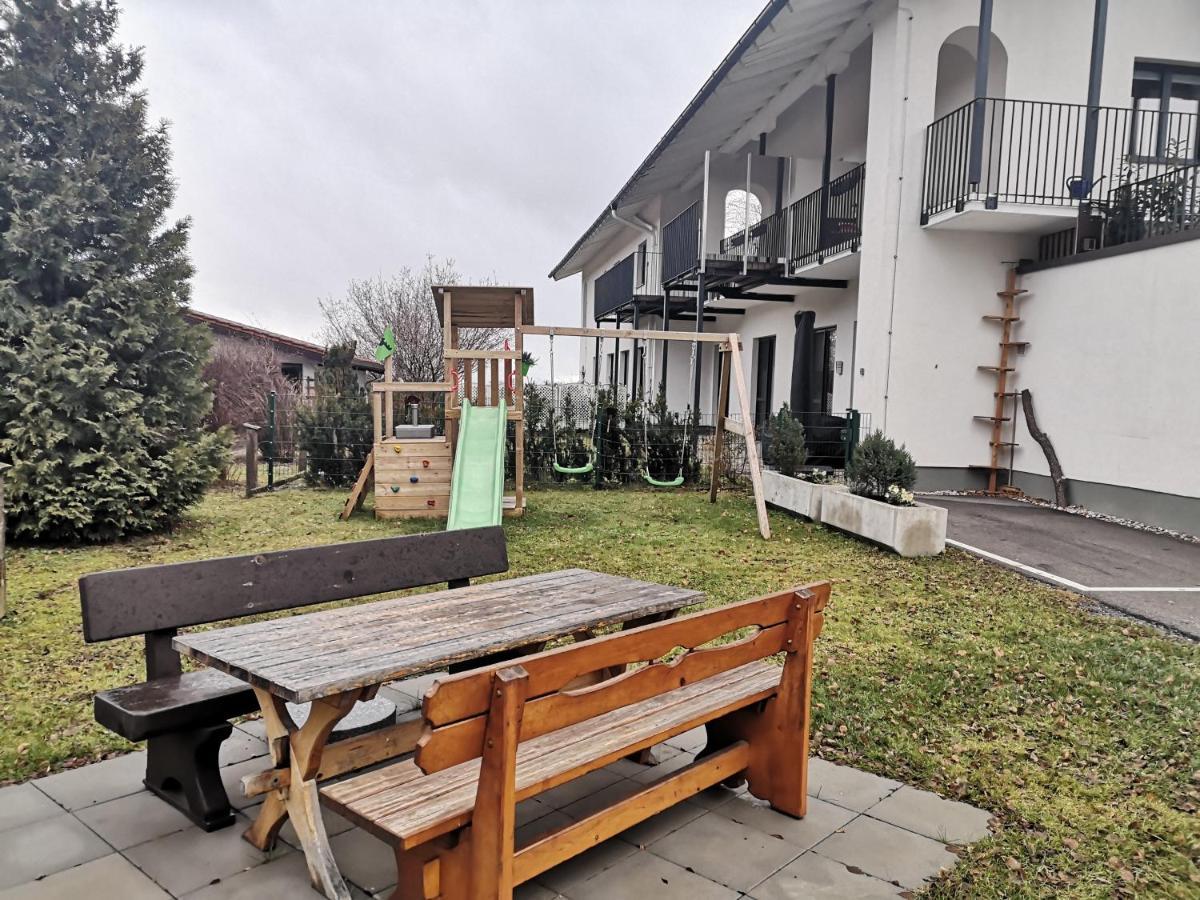 Ferienwohnungen Neukirchen Neukirchen am Teisenberg Buitenkant foto