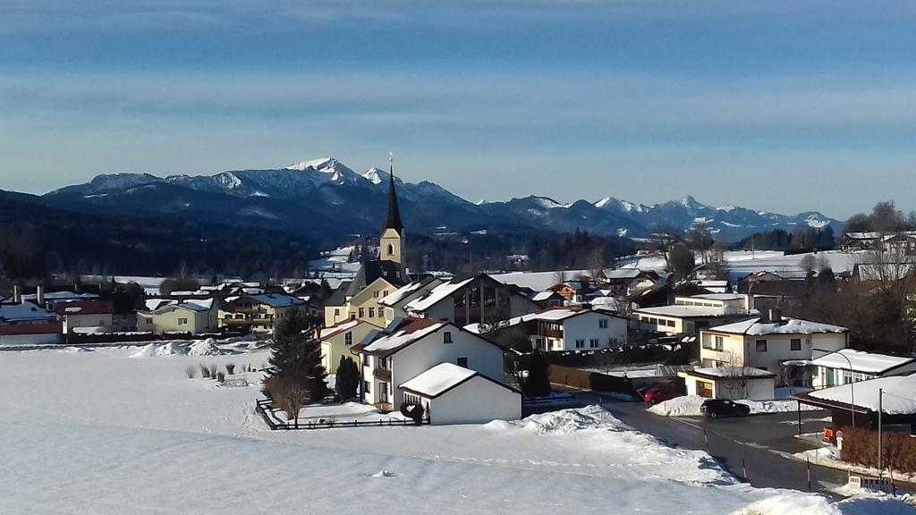Ferienwohnungen Neukirchen Neukirchen am Teisenberg Buitenkant foto