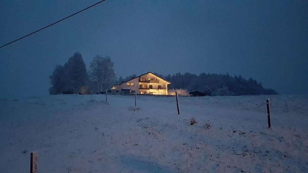 Ferienwohnungen Neukirchen Neukirchen am Teisenberg Buitenkant foto